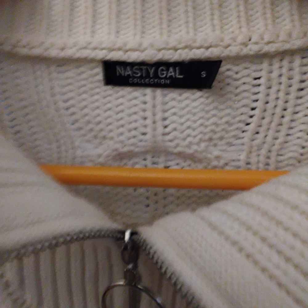 Nasty Gal Cropped Cable Knit Half-Zip Sweater | Cream | Size S | O-Ring Zipper - Picture 6 of 6